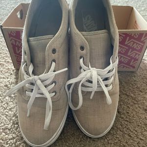 Nice linen safari/white colored Vans in original box